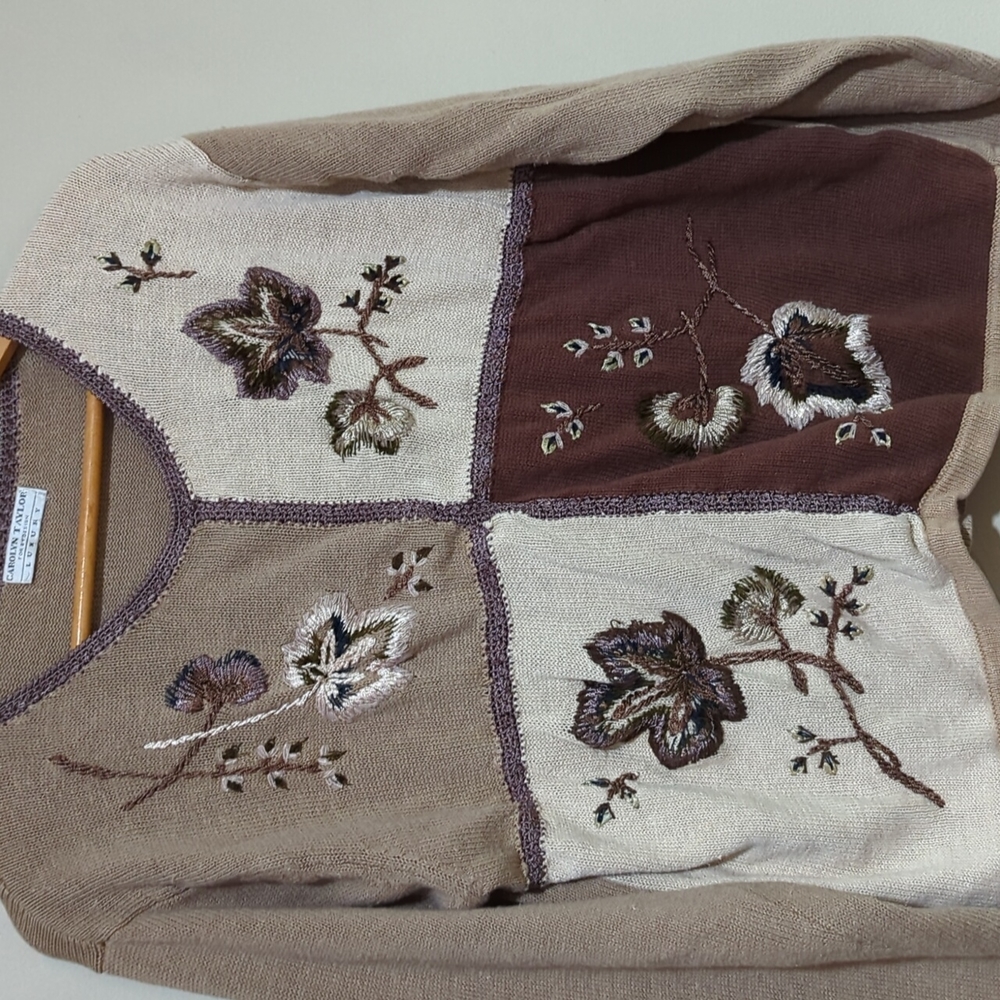 Vintage Beige Sweater - Picture 2 of 5